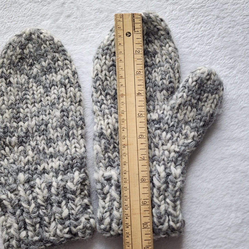 Handmade Wool Mittens Mens Womens Medium Large Grey White Chunky Knit Gloves - Picture 6 of 10